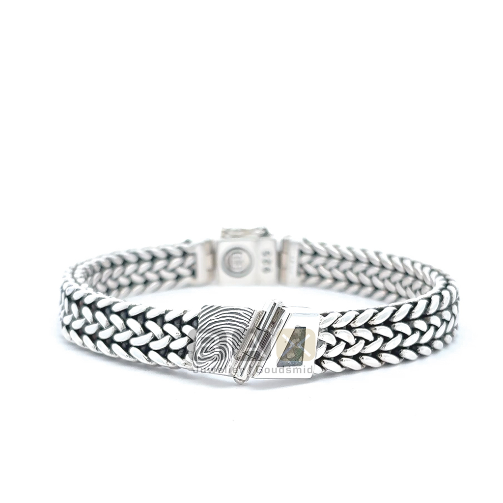 Buddha to Buddha armband met vingerafdruk en as collectie 'Bax Juwelier' *