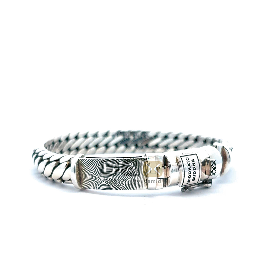 Buddha to Buddha armband met vingerafdruk en as collectie 'Bax Juwelier' *